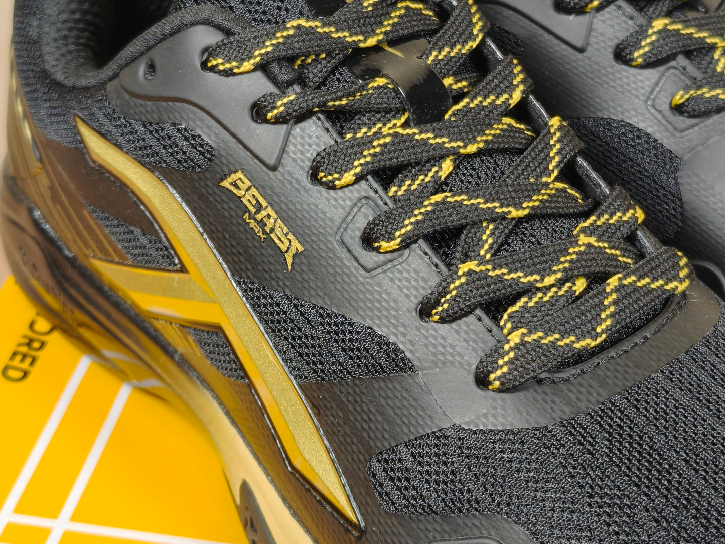 Hundred Beast Max Black/Gold Badminton Shoes