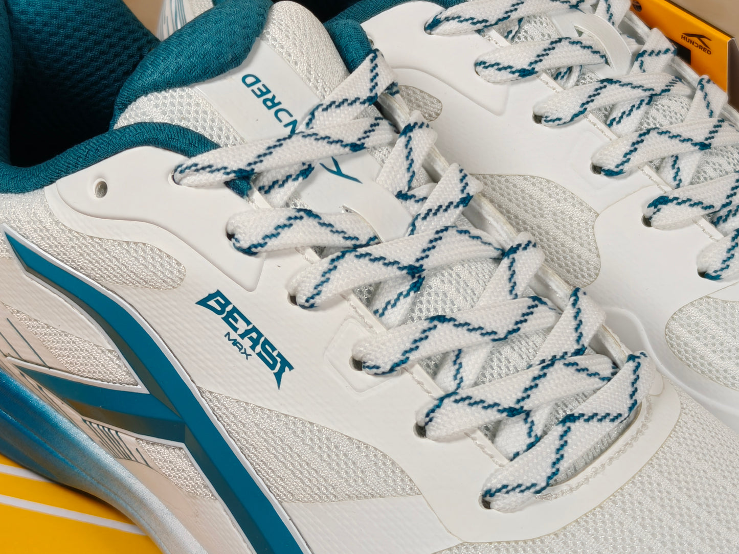 Hundred Beast Max White/Green Badminton Shoes
