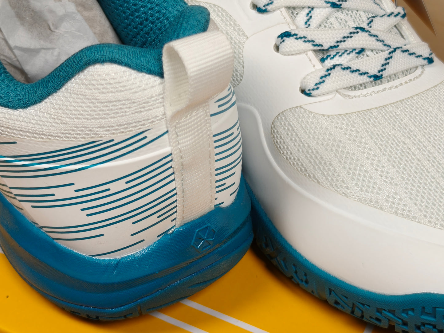 Hundred Beast Max White/Green Badminton Shoes